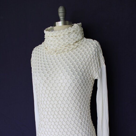 Twenty Montreal mesh crochet macramé net cream funnel top tunic hoodie sweater - Picture 5 of 9